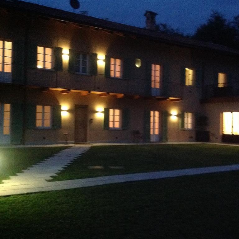 Sangrato 1883 Villa Monteu Roero Rum bild